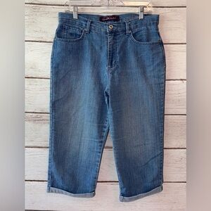 Gloria Vanderbilt Light Blue Cropped Jeans Size 10 Classic Casual Stretch Capri